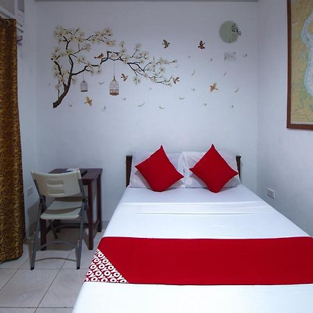 Oyo 771 Darius' Residences Moalboal Exterior foto