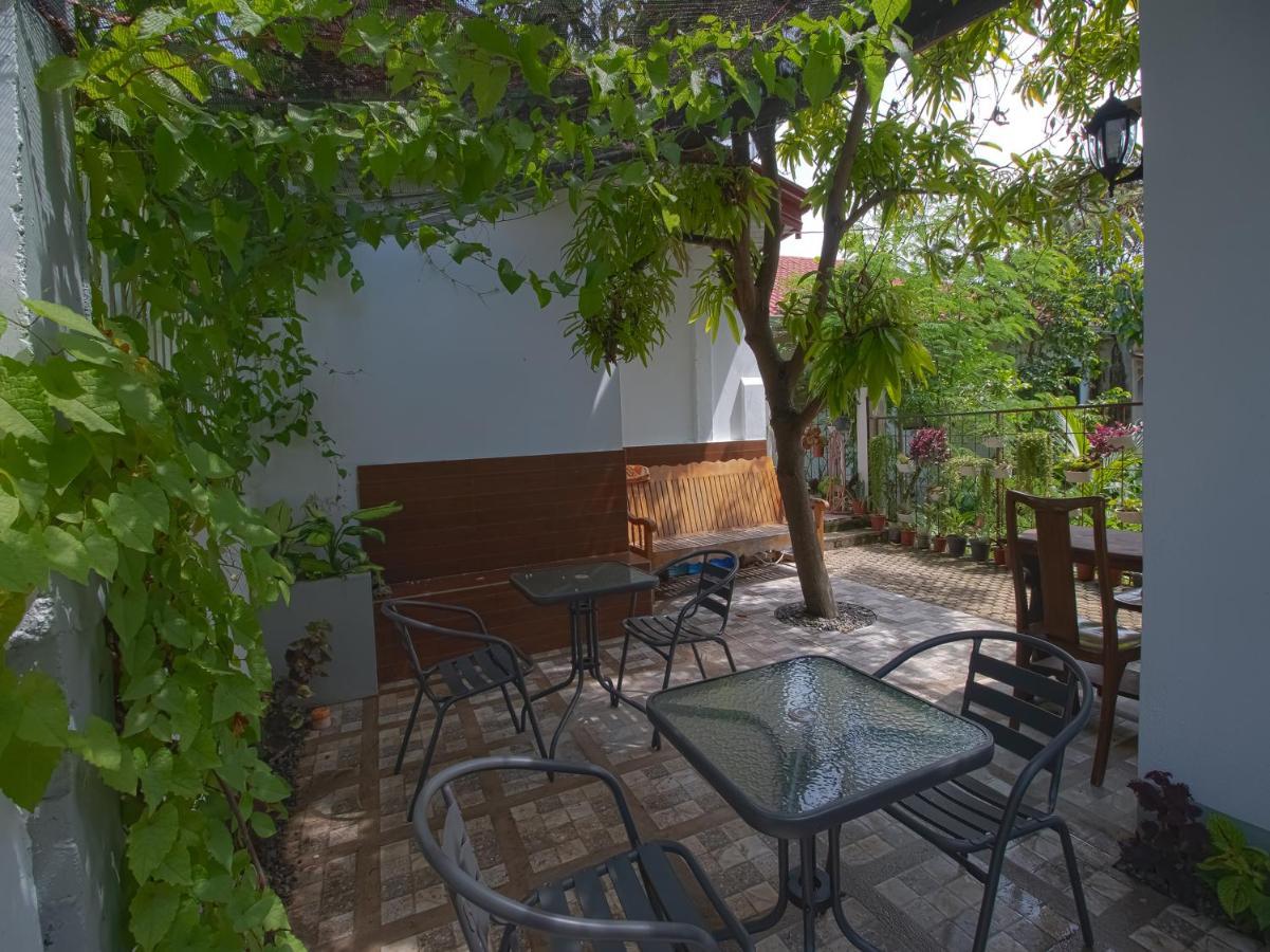 Oyo 771 Darius' Residences Moalboal Exterior foto