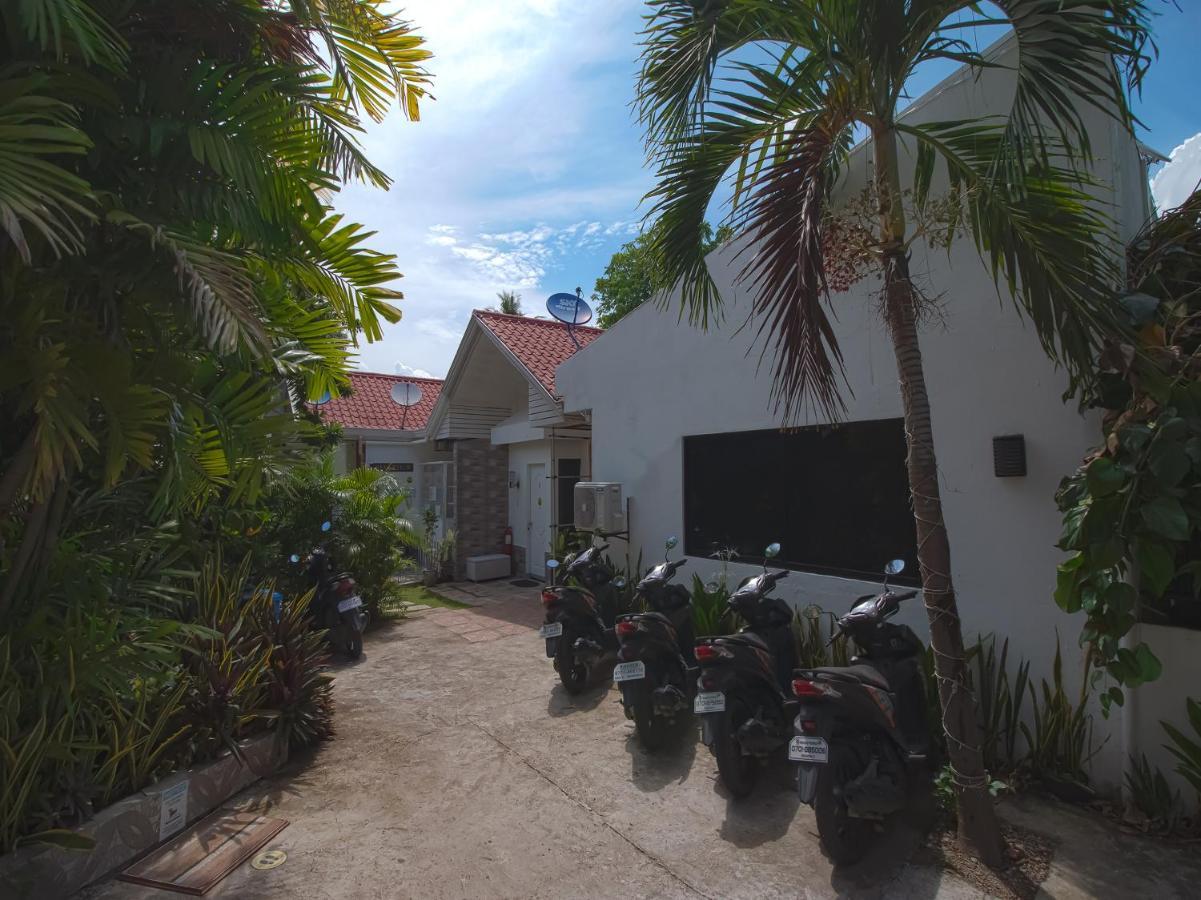 Oyo 771 Darius' Residences Moalboal Exterior foto