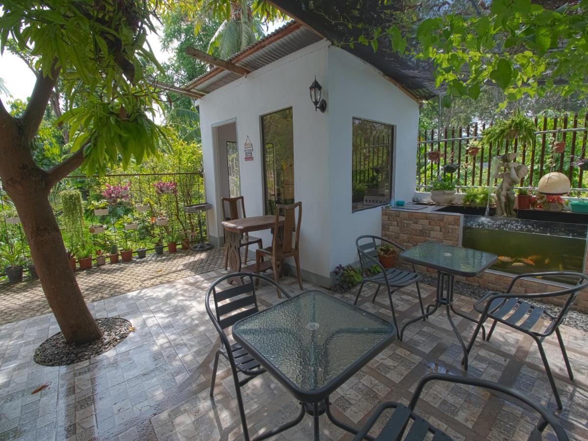 Oyo 771 Darius' Residences Moalboal Exterior foto
