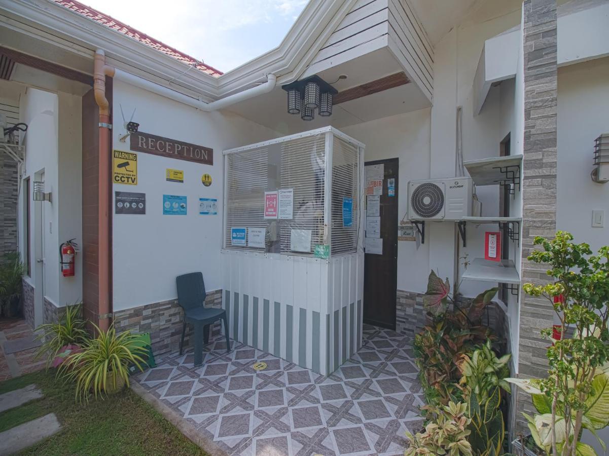 Oyo 771 Darius' Residences Moalboal Exterior foto